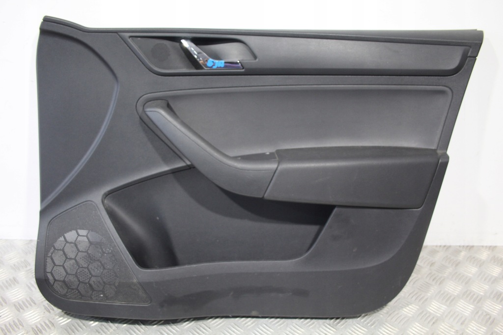 фото №1, Обшивка дверь правый перед skoda rapid 5ja 5j