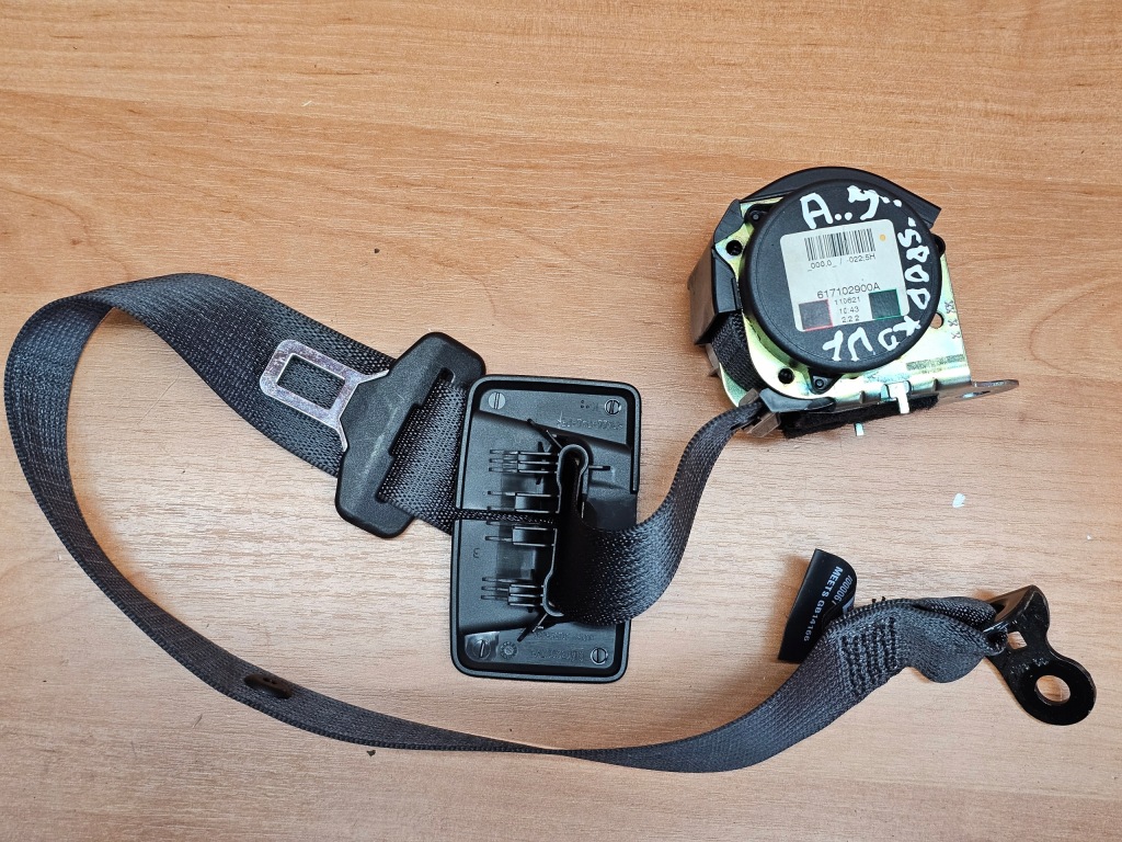 фото №1, Pas безопасности задняя задний средний opel astra j 617102900a