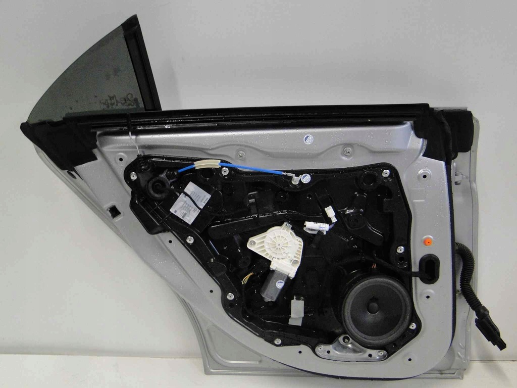 фото №9, Mercedes cla 117 дверь левая задние серебристый mat