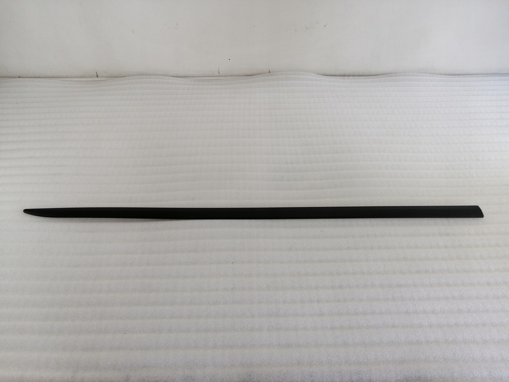 фото №1, Toyota prius молдинг двері права перед