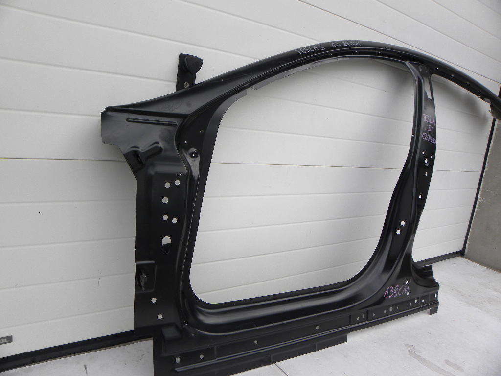 Tesla model s поріг ліва сторона 12-2024 rok Ціна