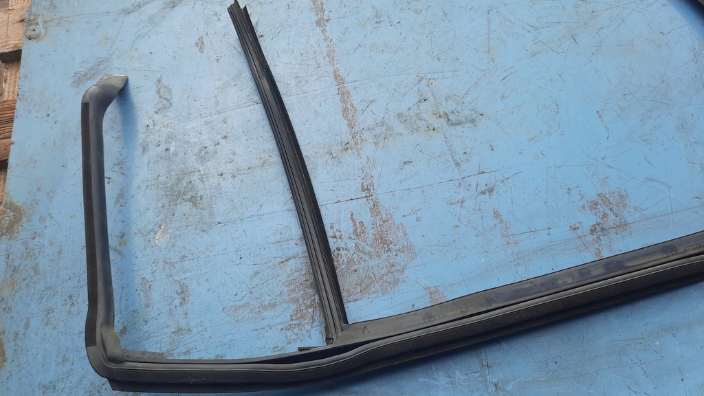 фото №8, Молдинг прокладка дверь правый задняя volvo v60 10-18r