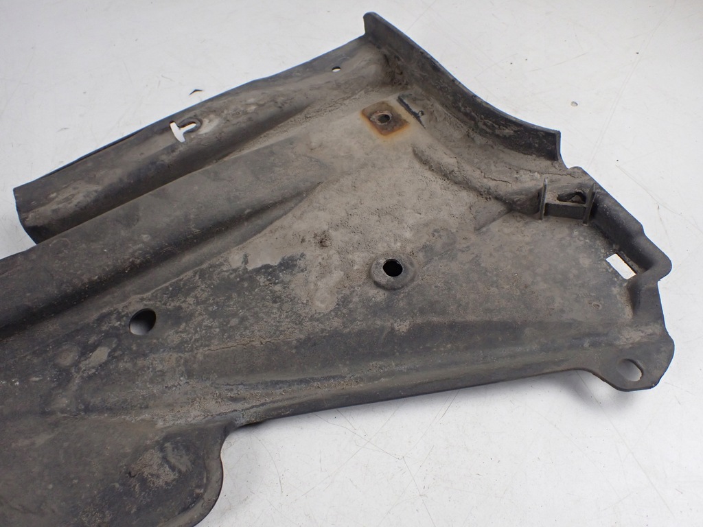 фото №9, Захист підвіска права audi a5 8t 8t8825216b 8t8825216c