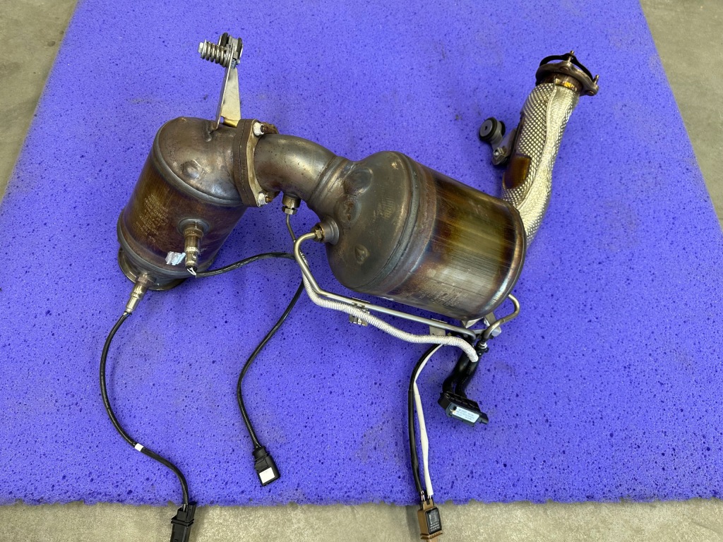 Kompletny каталізатор фільтр dpf 80a131765d 80a131703p Недорого