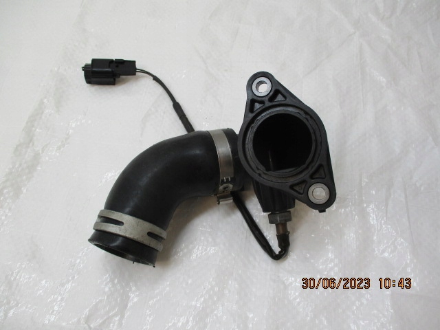 Kadjar 1.5 dci труба патрубок воды 147138070r Доставка