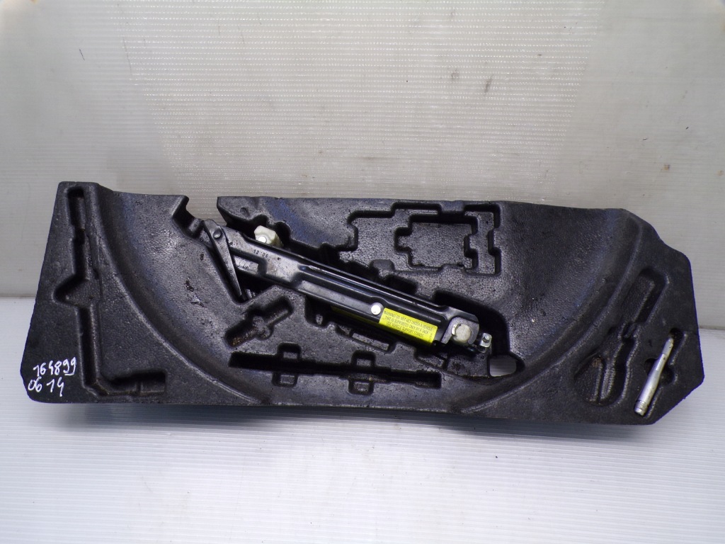 Купить Вкладыш багажника домкрат подъемник mercedes w164 ml 1648990614