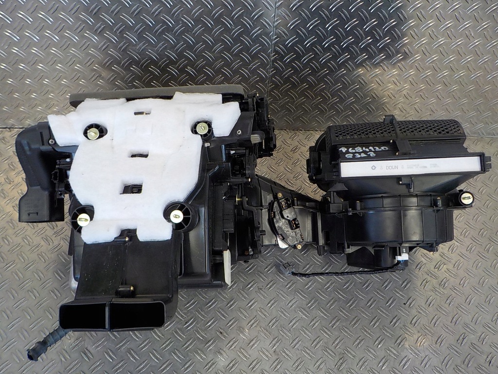 фото №1, Grand cherokee wk2 lift отопитель