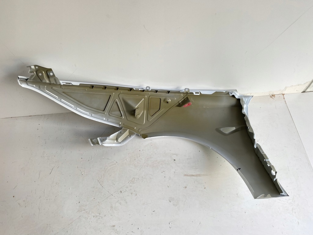 Крыло  перед правый  передний tesla model 3 рестайлинг  fl 2023- в Украине