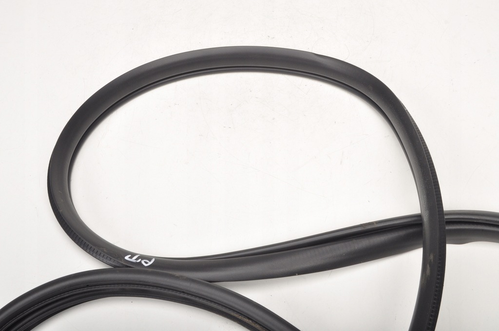 фото №2, Mazda cx-30 прокладка дверь правый задняя 21r