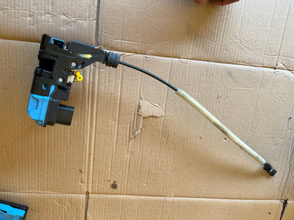 фото №1, Замок дверь правый передний volvo v70 ii 1999-2004 9435305