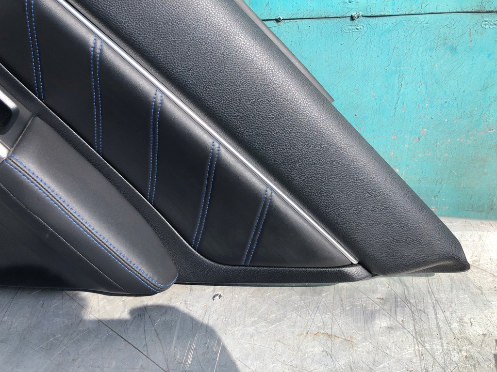 фото №4, Subaru levorg обшивка оббивка двері правий задня