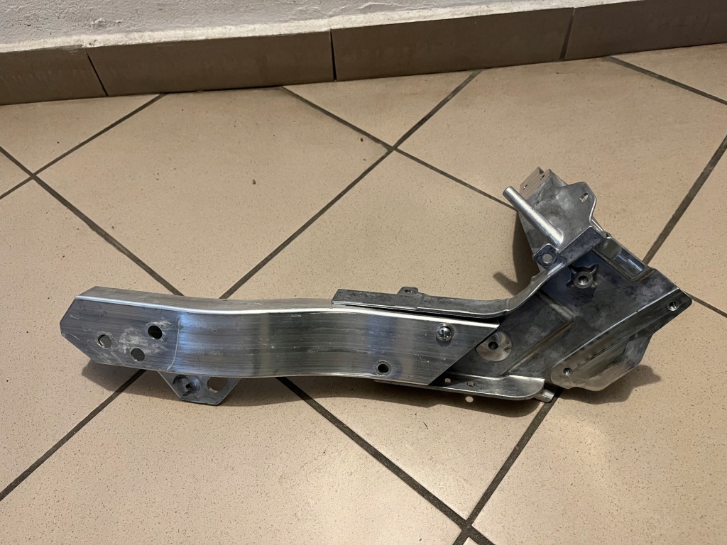 Купить Mercedes glc w253 кронштейн поперечина отбойник wąs правый