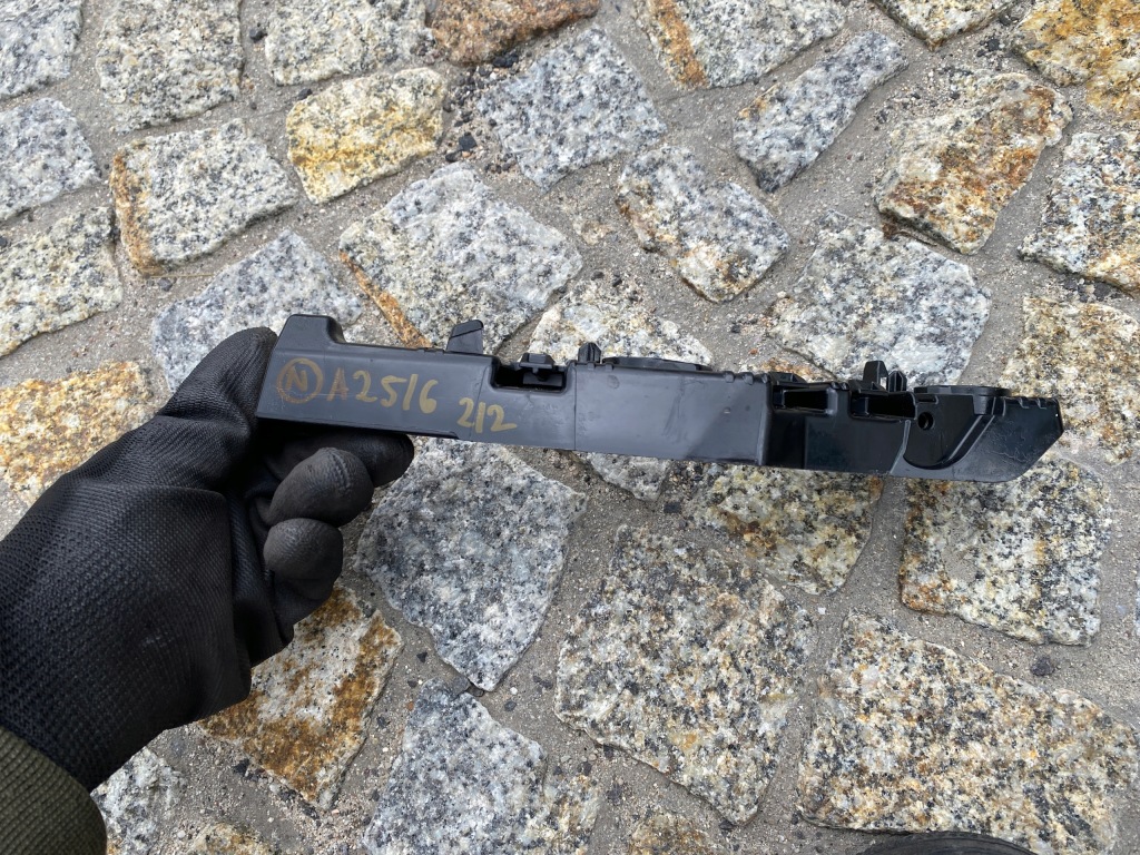 Audi e-tron 4ke напрямна бампера правий перед 4ke807284 оригінал новий Зі Шроту