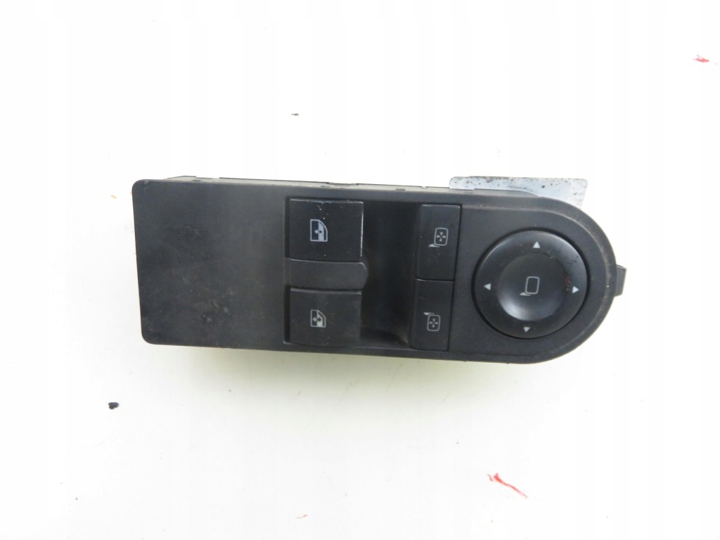 фото №1, Панель окон opel zafira b a05 13209203