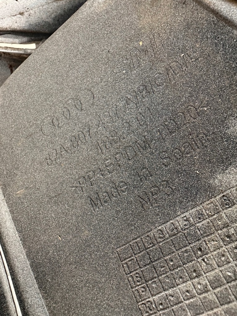 фото №7, Audi a1 82a бампер передній перед org!