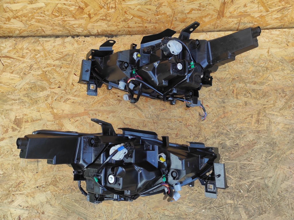 фото №10, Лампа передняя правая левая mazda cx5 ii k124-51030 k124-51040