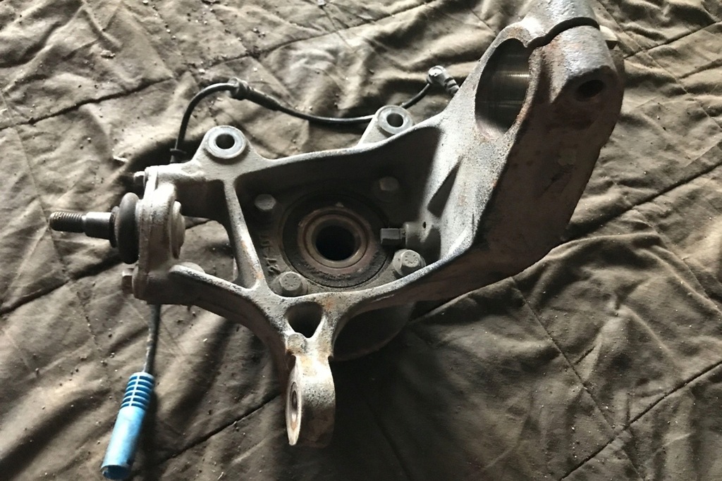 фото №1, Поворотний кулак передня права mini cooper r50, r53 675749801 1.6l бензиновий