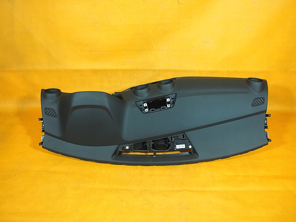 фото №1, Audi q2 81a 32km rhd uk панель приладів приладова консоль оригінал