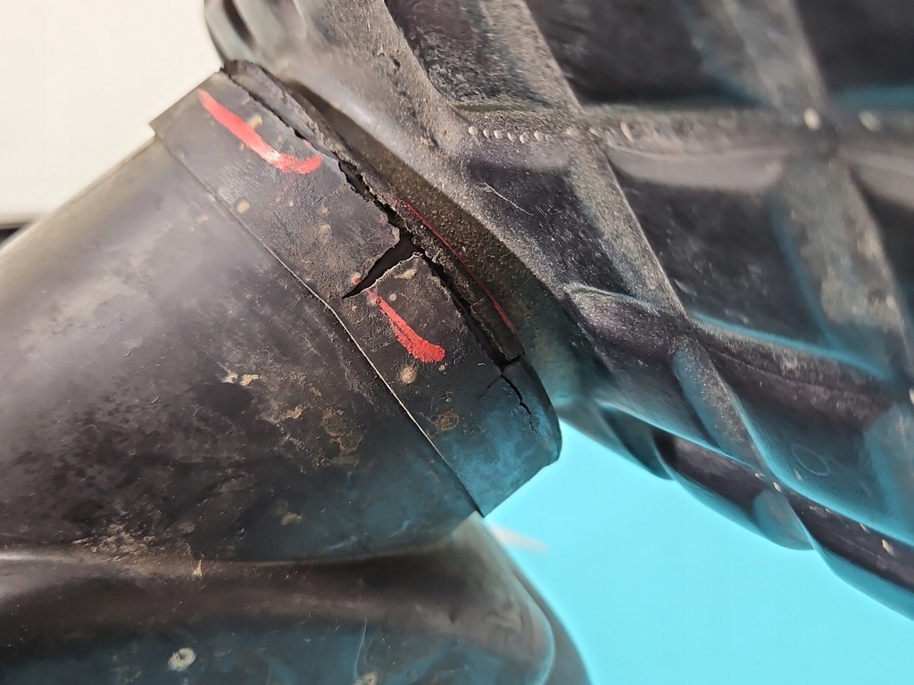 фото №9, Корпус фильтра воздуха opel monterey 897144886 3.0 td 4jx1