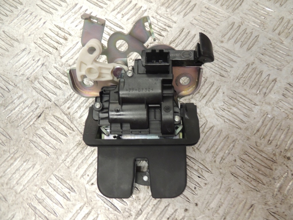 фото №1, Leon iii lift замок крышки 5e0827505a