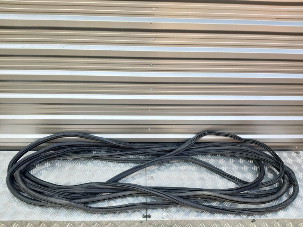 фото №1, Vw golf vii прокладка двері кришки 18r.