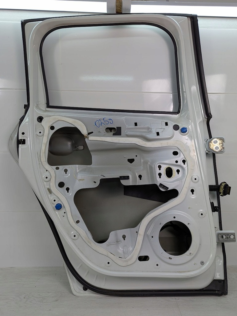 фото №10, Двері лівий задня peugeot 3008 9006q1
