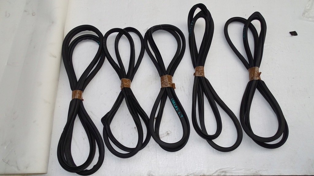 фото №1, Прокладка дверь левая задняя kia carens iv 2013-