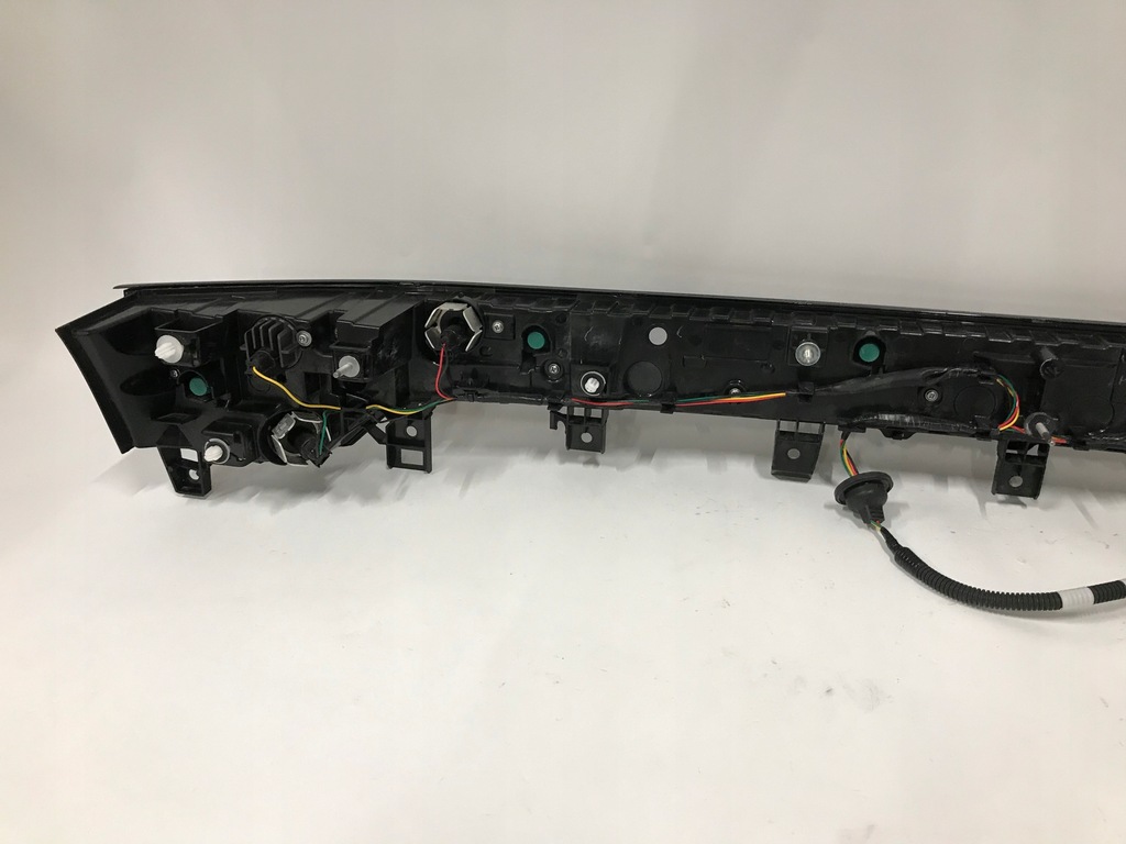 фото №4, Lexus rz 23- лампа задня накладка led europa