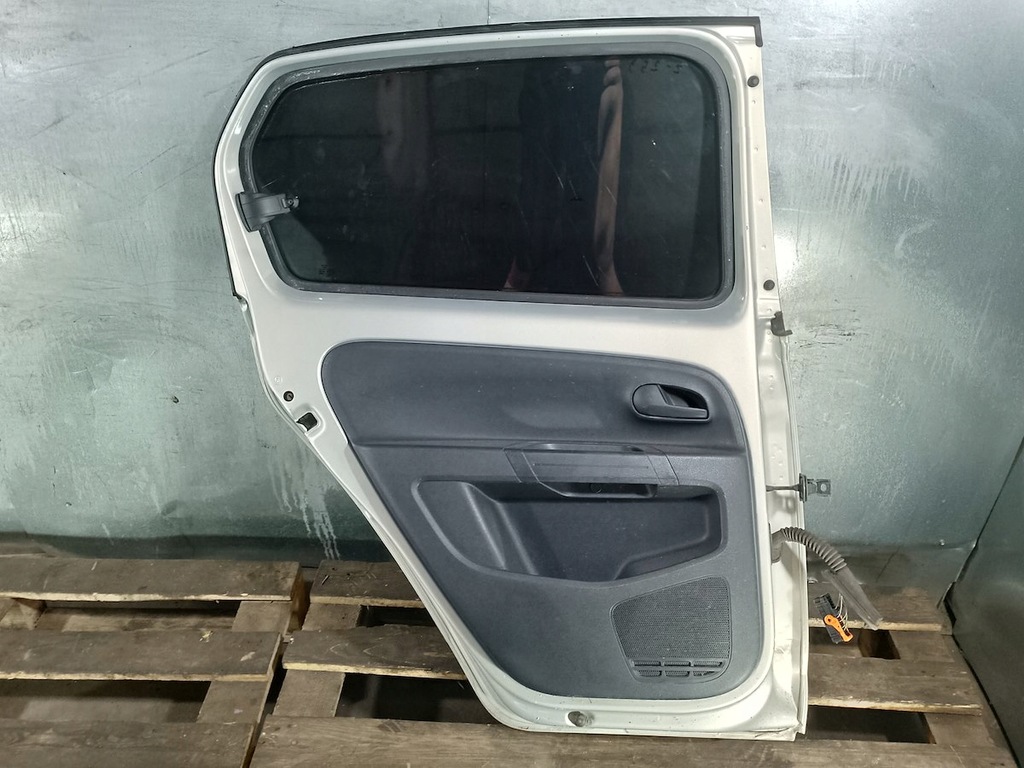 фото №7, Дверь левый задняя skoda citigo r7l хэтчбек