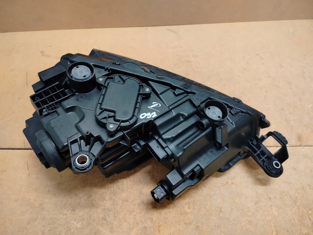 фото №11, Skoda scala led лампа права ліва