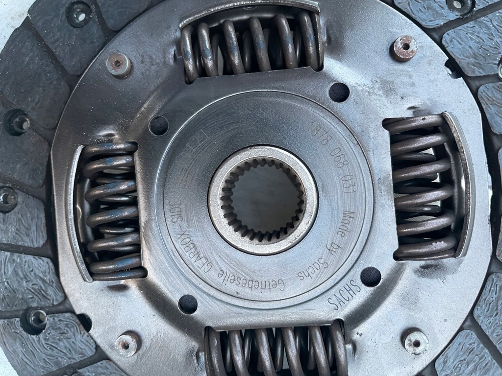 фото №11, Vw polo v skoda seat 1.2 12v azq колесо маховик 03d105333 прижим диск