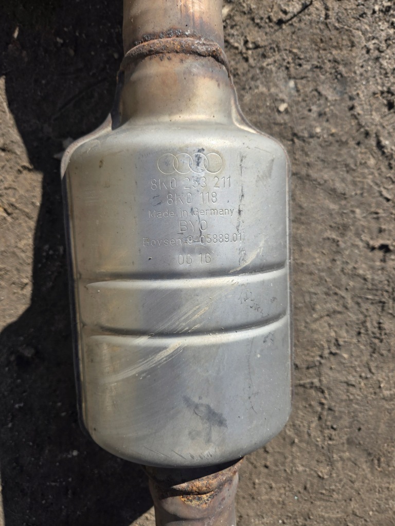 Q5 8r рестайлинг  гаситель конечный труба выхлопная 8r0253611ak 8k0253211 в Украине