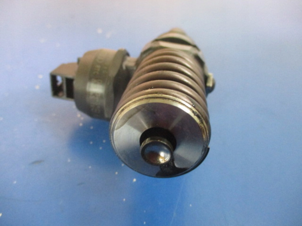 Vw audi skoda fabia 1.4tdi насос-форсунка 038130073ag bosch 041472021 Недорого