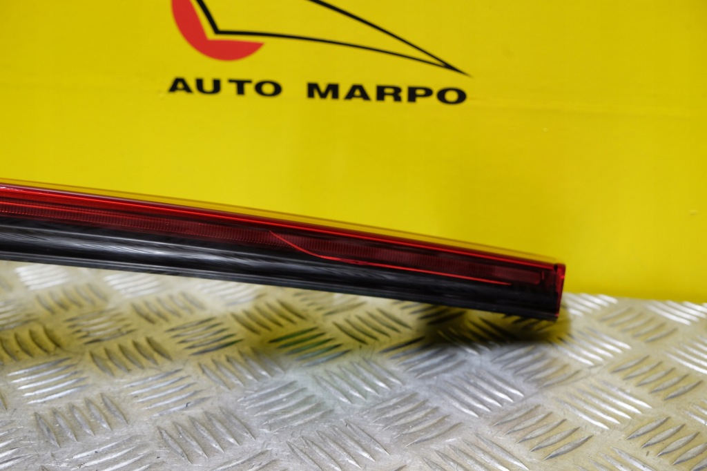 Toyota prius prime 2017- накладка крышки фара led задний  америка с Разборки