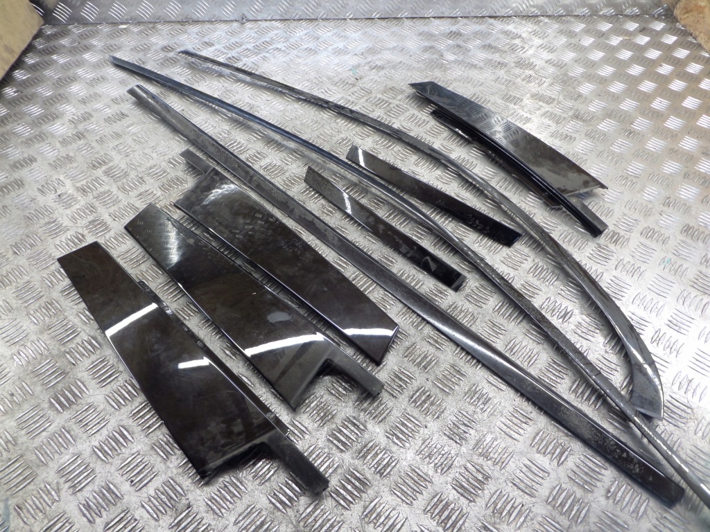 фото №1, Mercedes w205 c63s amg sedan накладки окон чёрные black