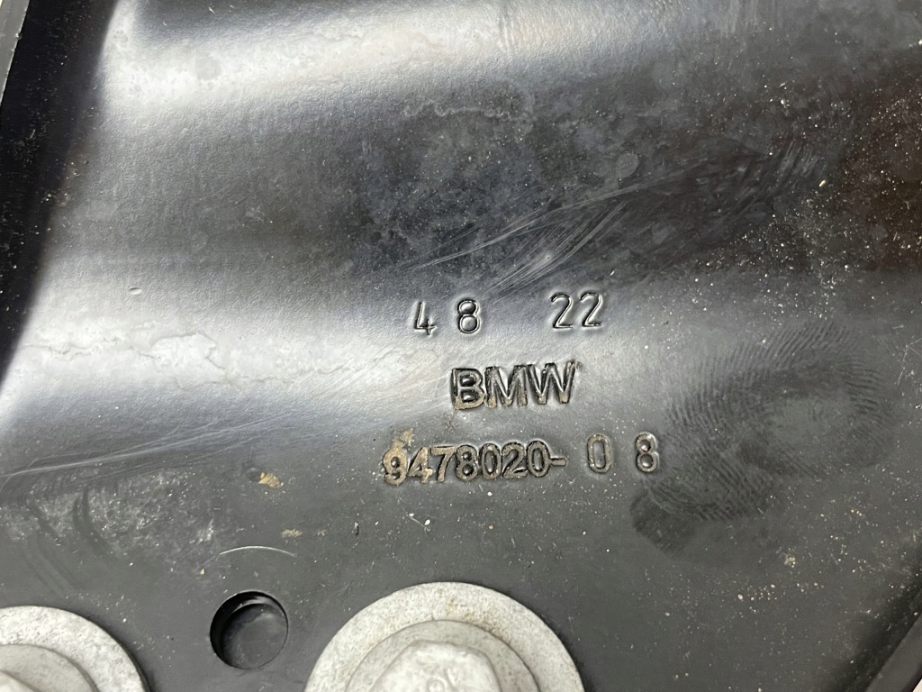 Bmw g26 поперечина усилитель подушки безопасности двигателя правая 6897636 9478020 Киев