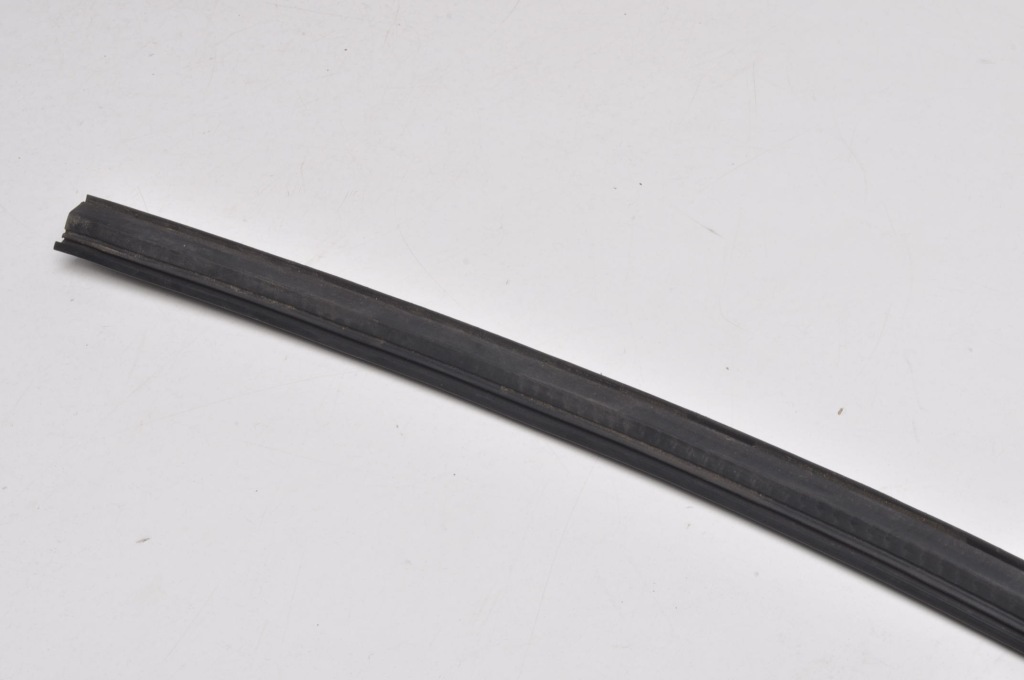 Aston martin db11 прокладка дверь hy53-c20563-aa Доставка