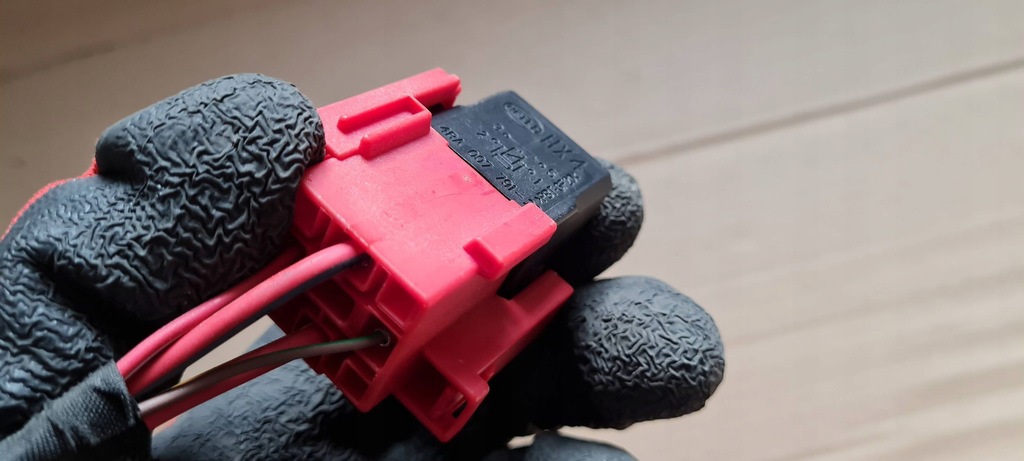 фото №7, A4 b8 s4 реле штекер тока мощности 4h0951253a a6 c7 4g a7 q5 a5