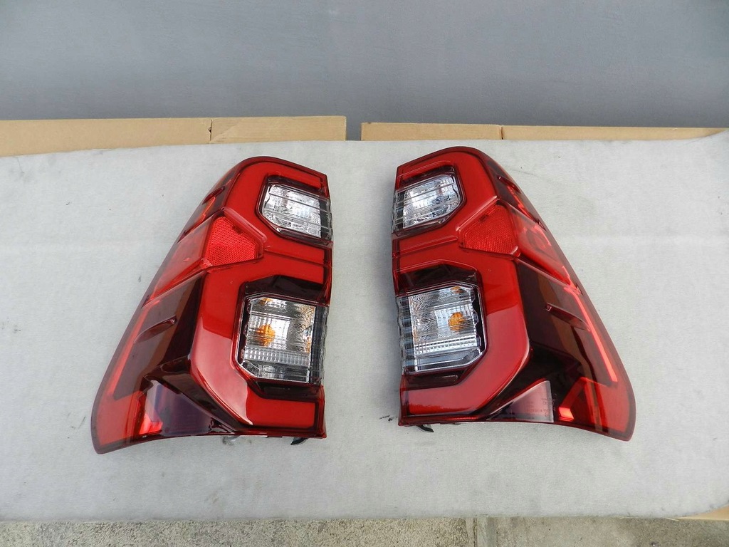 фото №11, Toyota hilux viii lift invincible 20- кузов коробка передач вантажна набір