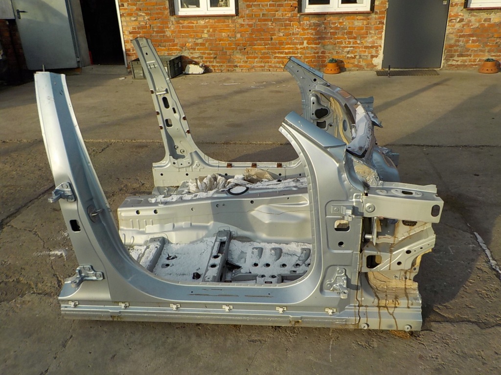 фото №4, Mercedes c klasa w205 четверть перед передняя левая правая