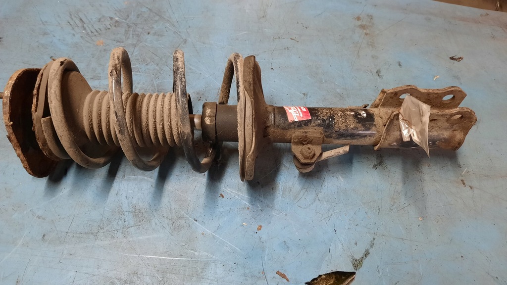 фото №1, Амортизатор перед правый toyota corolla e12 2.0d