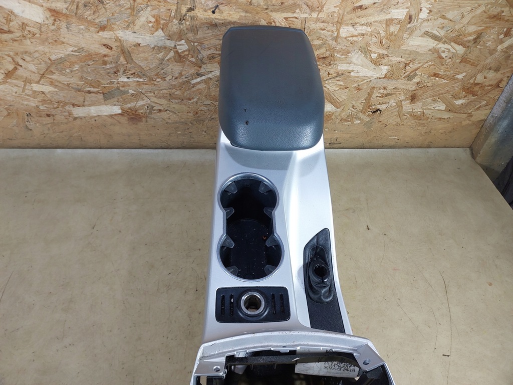 фото №7, Grand c-max mk2 подлокотник туннель средний