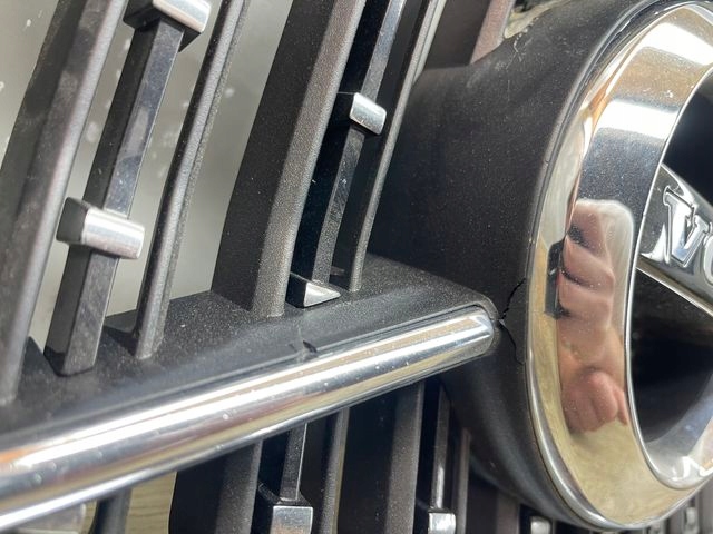 фото №5, Volvo v60 ii cc решётка радиатора решётка радиатора радиатора 32132230