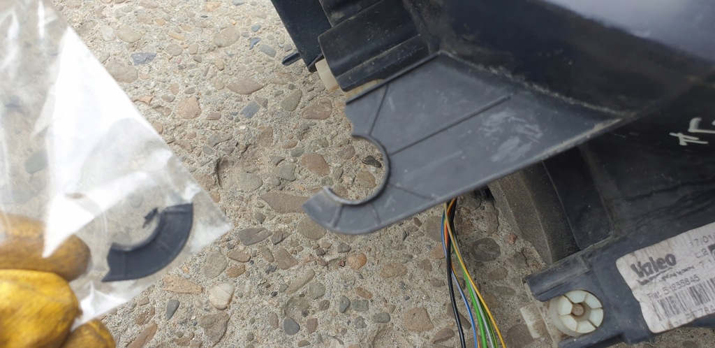 фото №11, Лампы передние правая + левая fiat punto evo 2009-