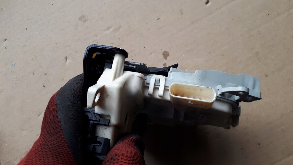 фото №5, Audi оригінальний номер 8k0839015d замок двері