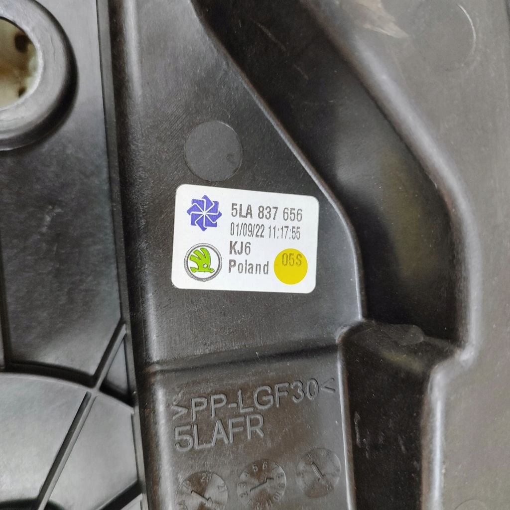 фото №6, Skoda enyaq iv 2023 перед сторона правая электрический подъемник стекло дверь