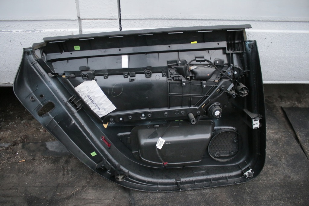 фото №6, Обивка дверь audi a6 c6 kombi