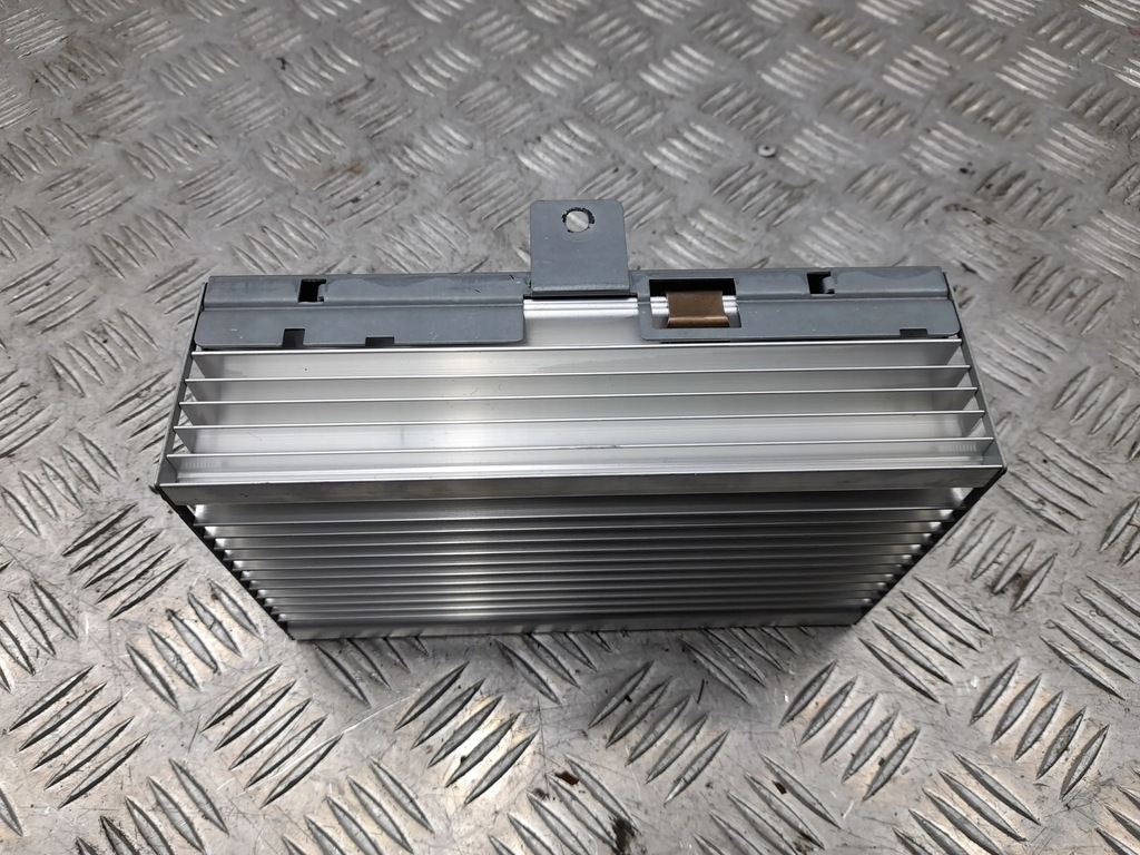 фото №5, Bmw 6 f12 f13 9266358 усилители