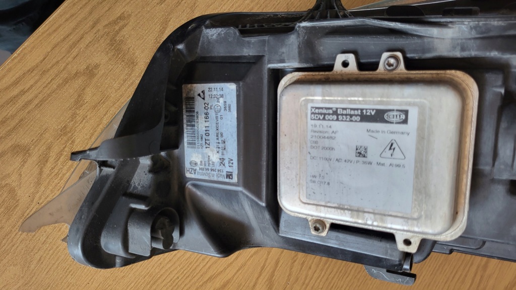 Купити Opel insignia a рестайлінг , лампа передня права, ксенон, європа, 13426664