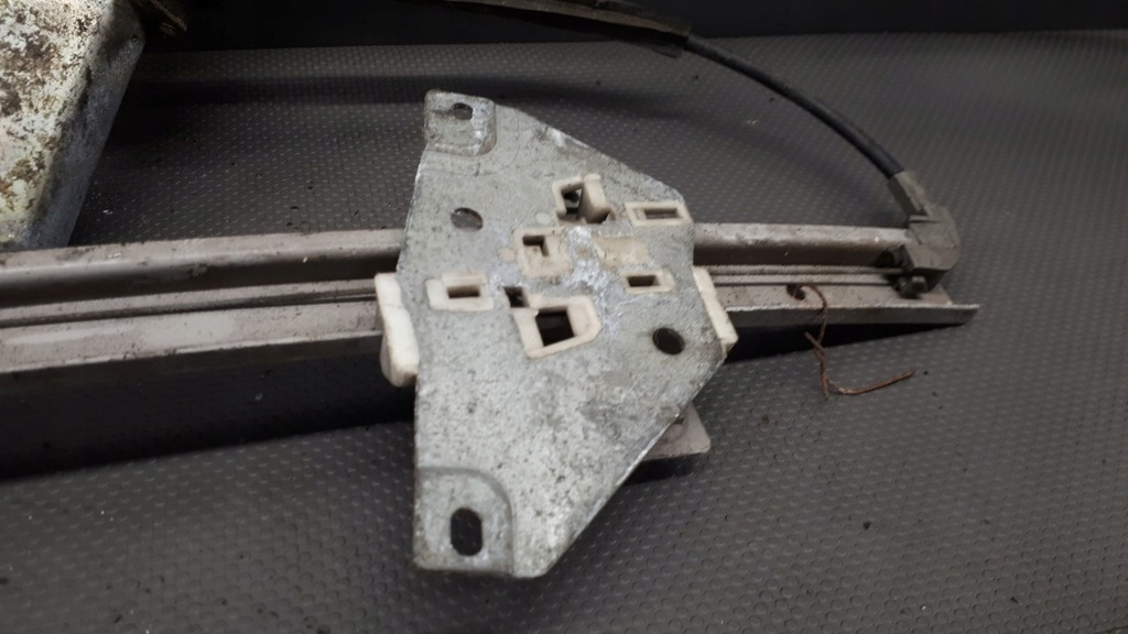 фото №9, Механизм стекло правый перед volvo v40 i